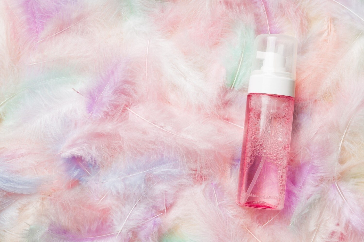 8 Face Mist Alami untuk Atasi Kulit Kering dan Kusam