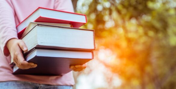 10 Buku Karya Penulis Indonesia yang Mendunia