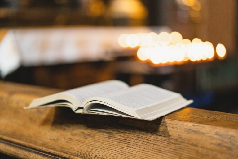 10 Novel Terbaik Sepanjang Masa yang Tak Pernah Membosankan