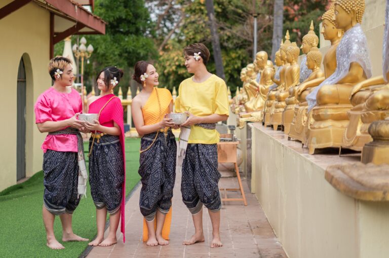 10 Tokoh Buddha Terkenal dan Ajarannya yang Menginspirasi