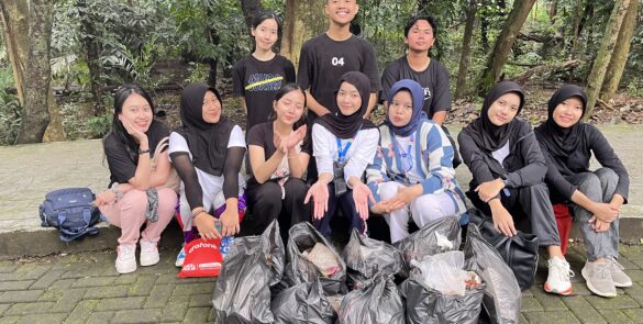 YOTers Jakarta Gelar Plogging 2025: Langkah Nyata Anak Muda untuk Bumi Sehat