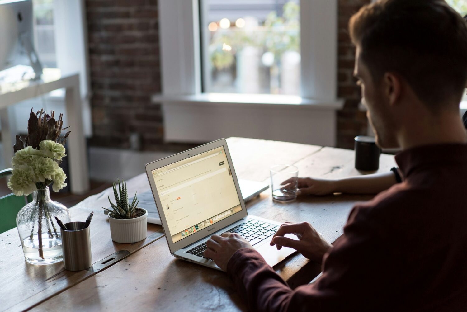 10 Cara Jadi Karyawan yang Target-Oriented dan Disukai Atasan