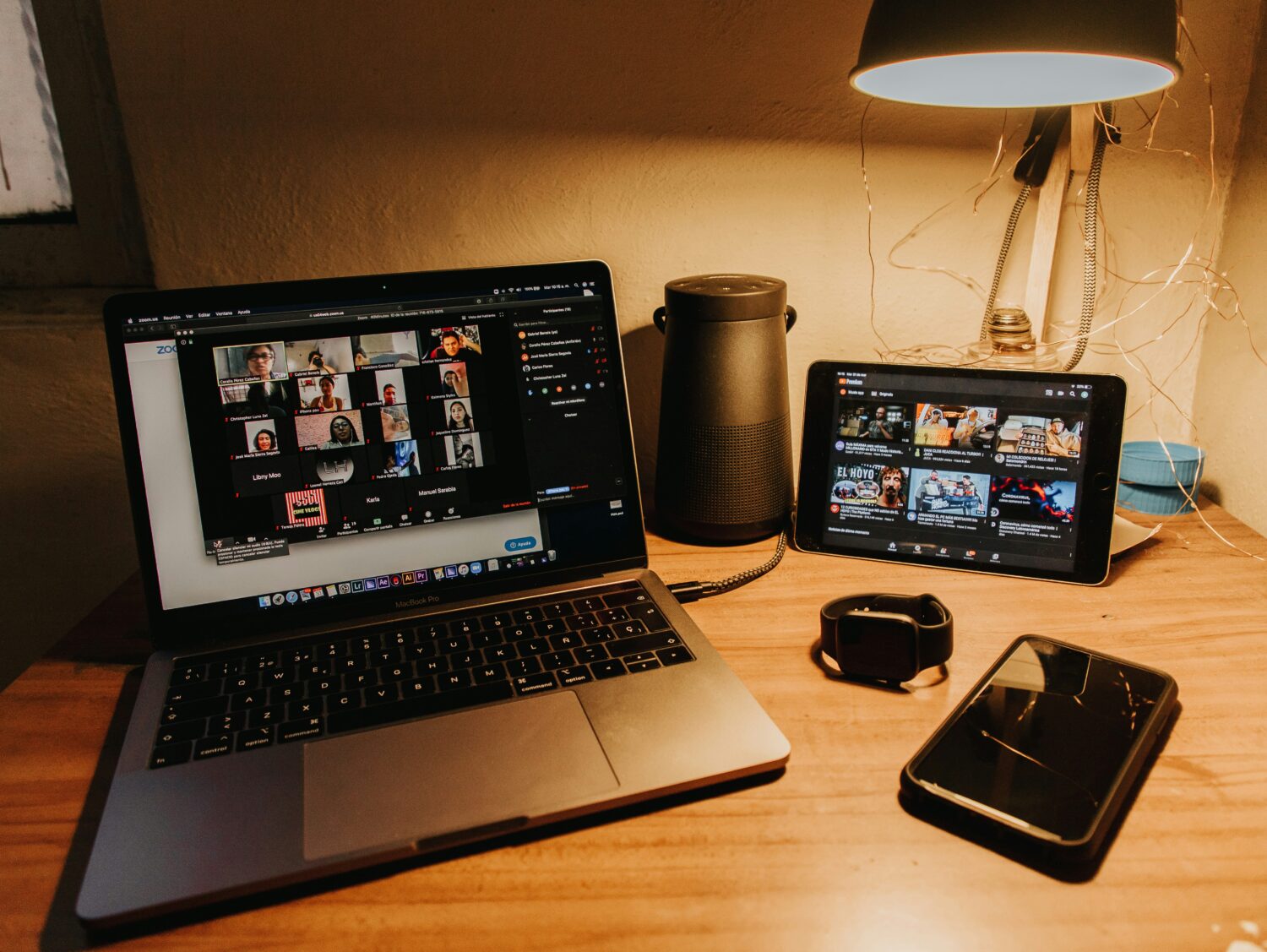 8 Kegiatan Produktif Selain Netflix Saat WFH: Coba Belajar Online!