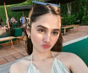 Pelajaran Karier dari Syifa Hadju