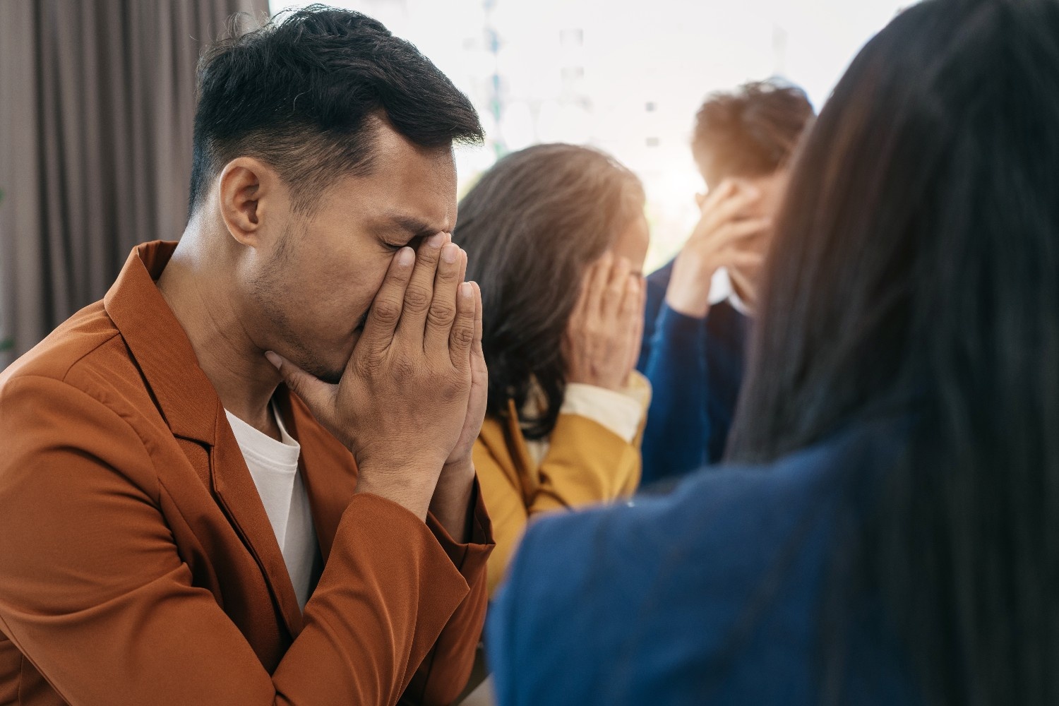 10 Kebiasaan Sehari-hari yang Bisa Memicu Anxiety Tanpa Kamu Sadar
