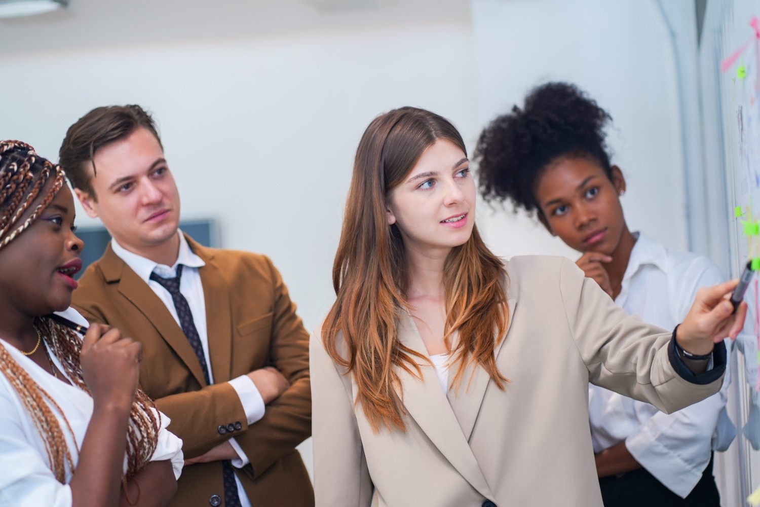 7 Tips Jadi Center of Attention saat Presentasi di Kantor