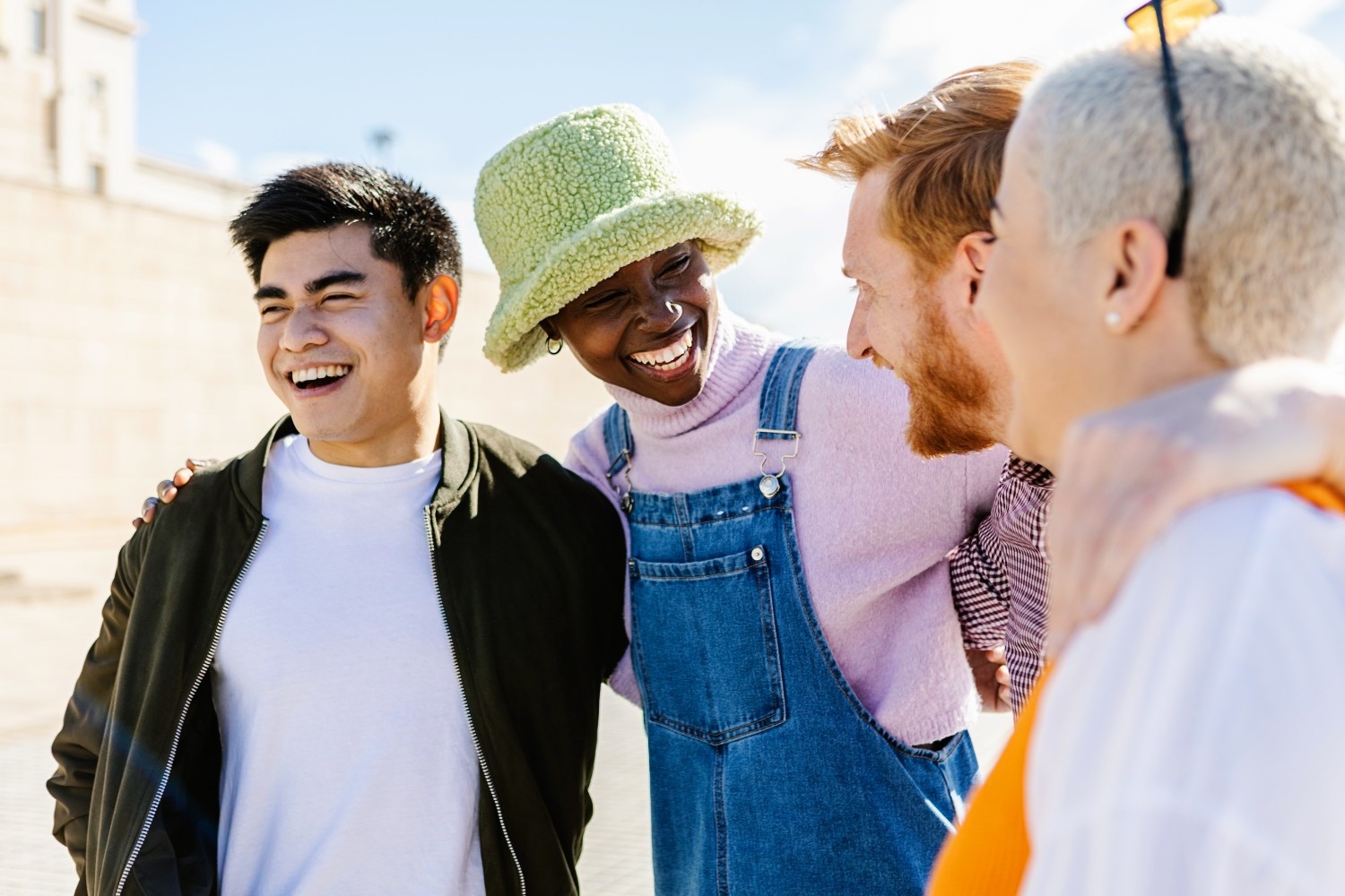 7 Hal yang Bikin Social Butterfly Gampang Punya Banyak Teman