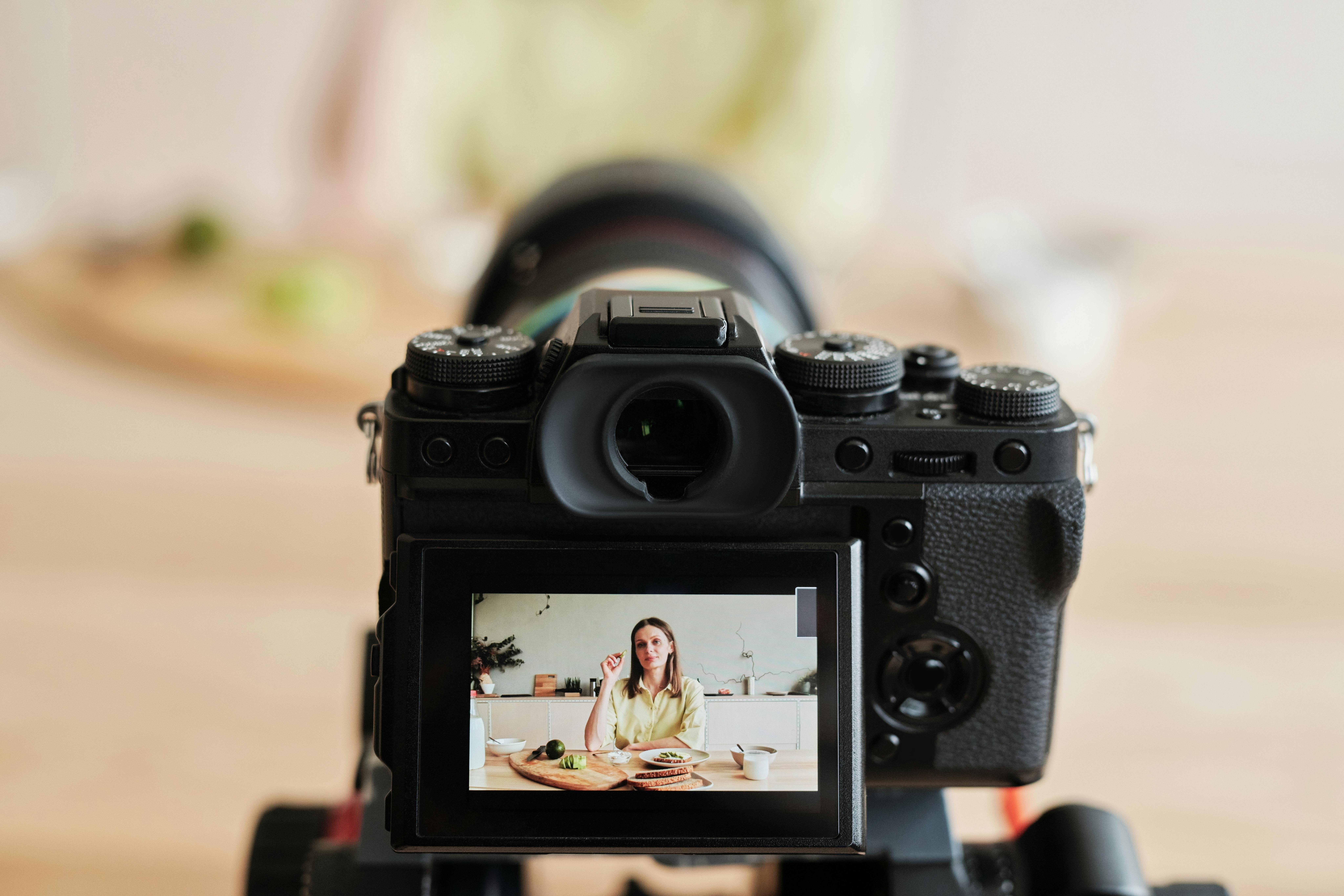 Cara Food Vlogger