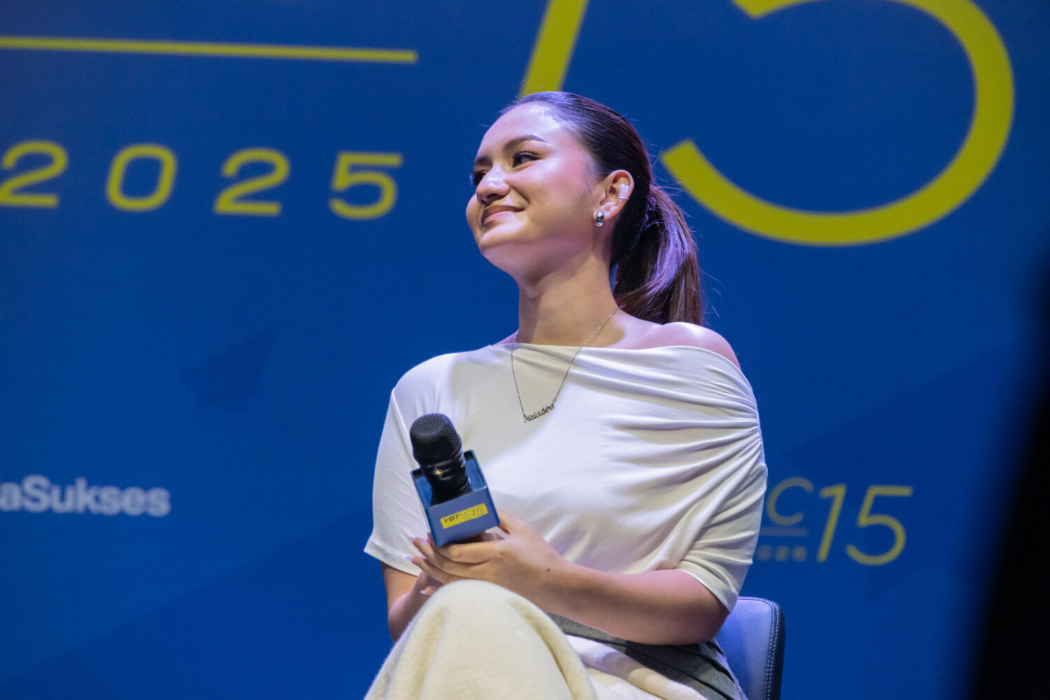 Pentingnya Critical Thinking di Era Digital: Pesan dari Malaikha Dayanara di YOTNC 15