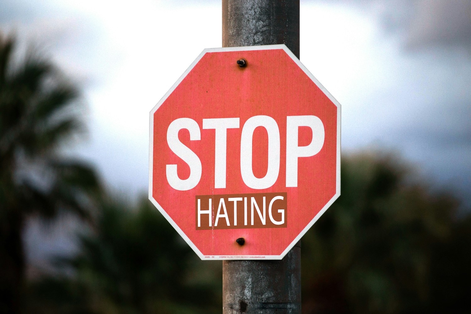 10 Cara Menghadapi Hate Comment di Dunia Kerja