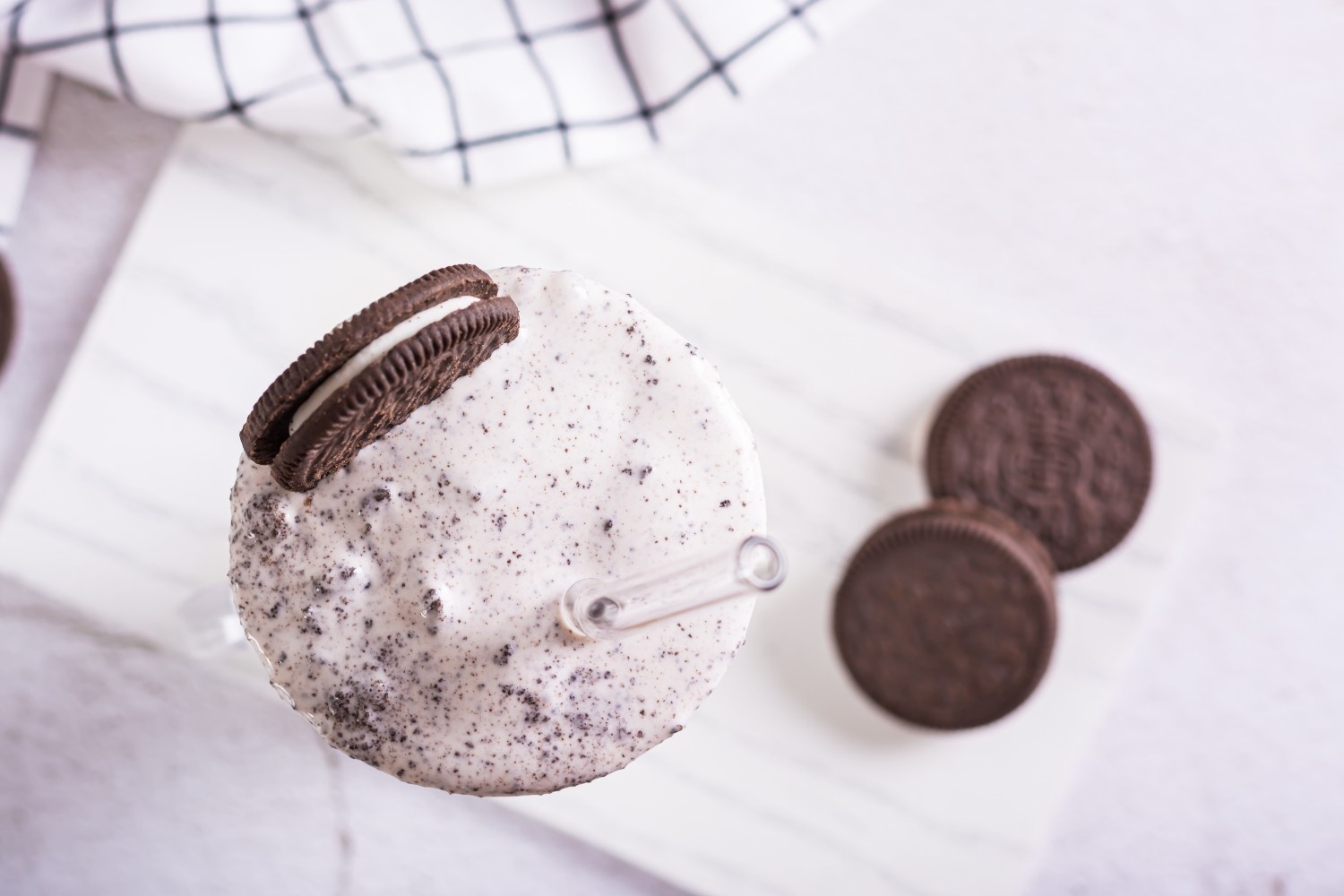 7 Cara Bikin Es Krim Oreo Rumahan yang Creamy dan Enak