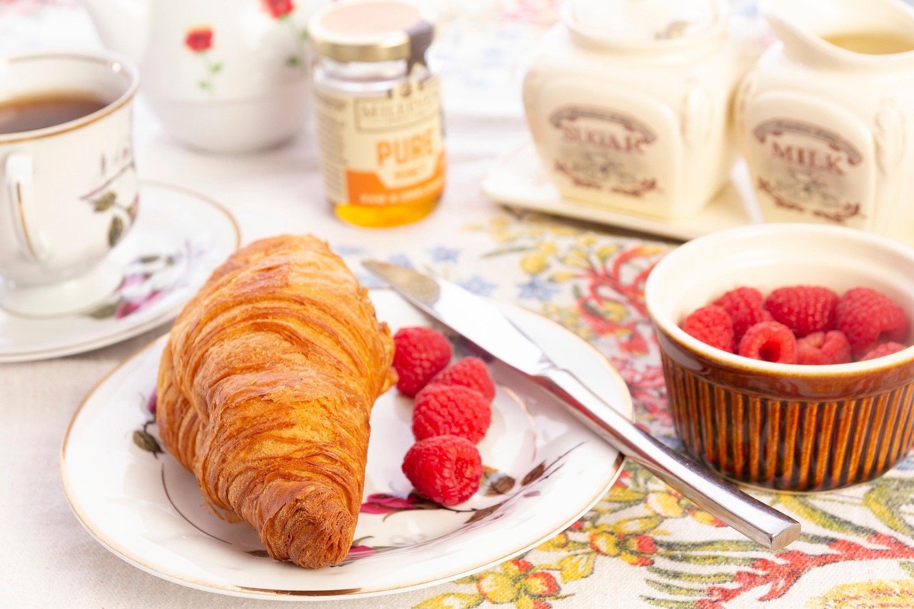 7 Resep Croissant Panggang dengan Isian Lumer yang Bikin Nagih