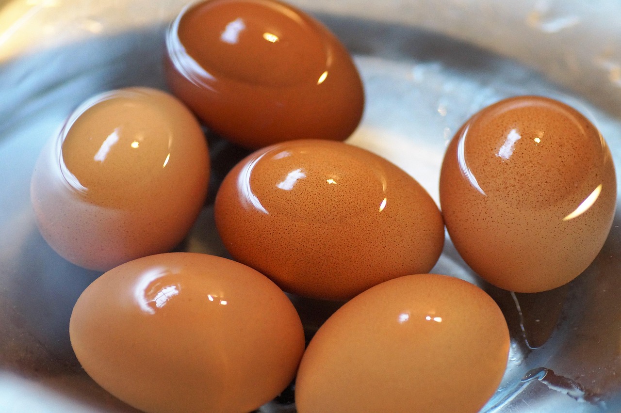 10 Resep Salad dengan Telur Rebus yang Segar dan Enak