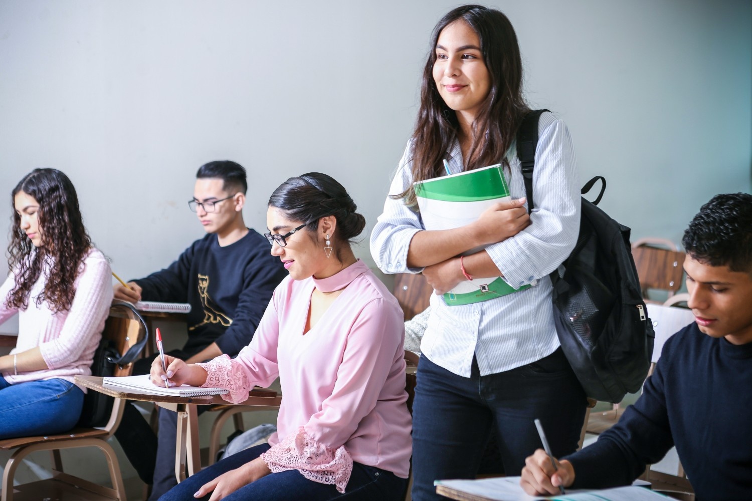 7 Cara Cari Teman di Kampus Buat Mahasiswa Introvert