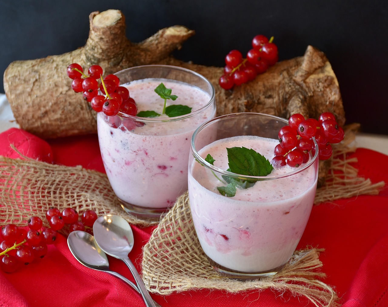 7 Milkshake Rasa Buah yang Bikin Segar dan Nggak Bikin Enek