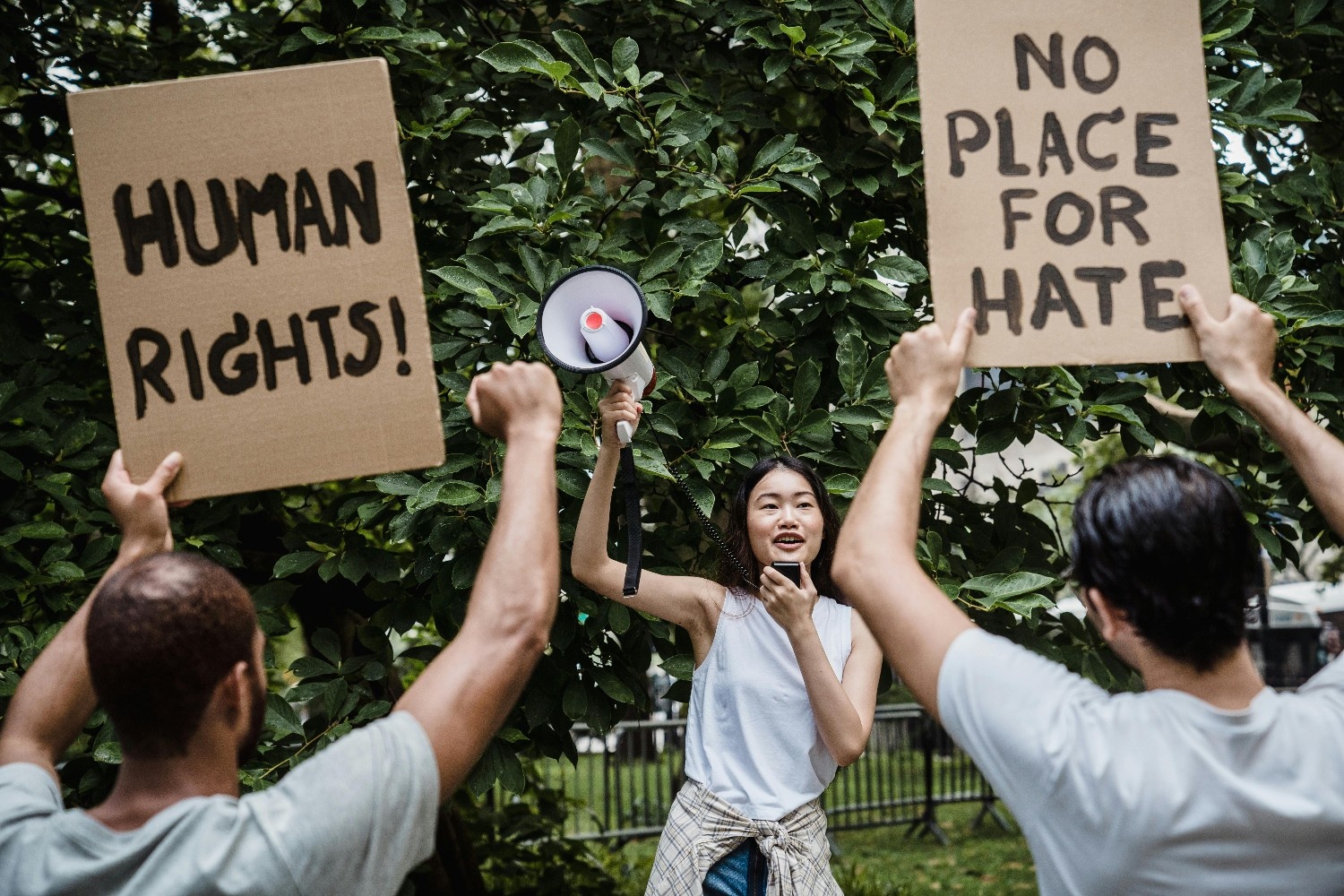 10 Cara Edukatif Menjawab Hate Comment Biar Gak Ikutan Emosi