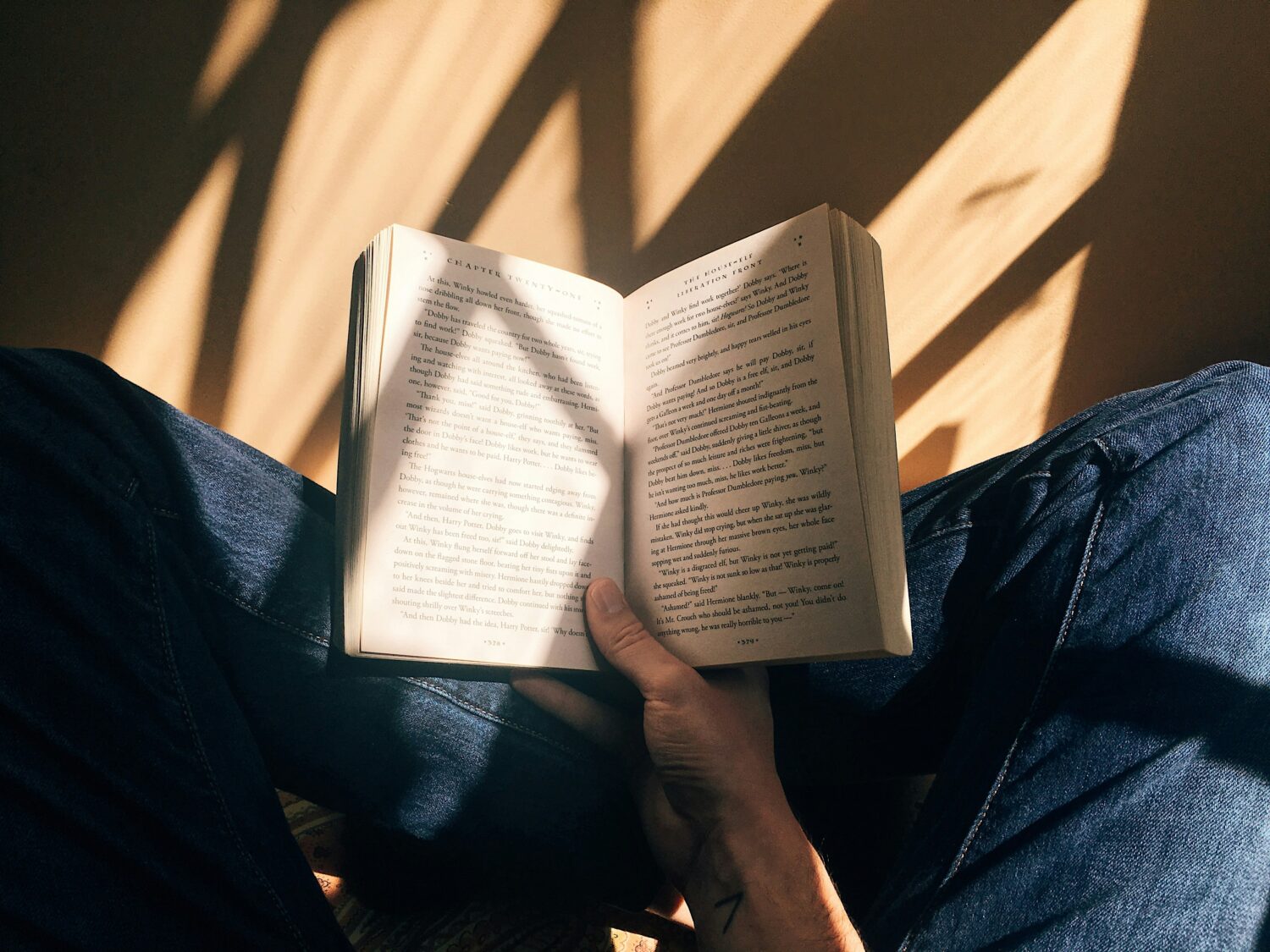 8 Buku Tentang Kehidupan yang Bikin Kamu Lebih Bijak