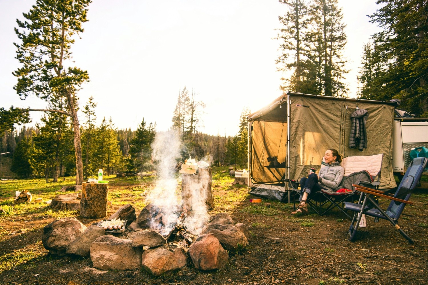 9 Tips Camping untuk Pemula Biar Nggak Gagap di Alam Bebas