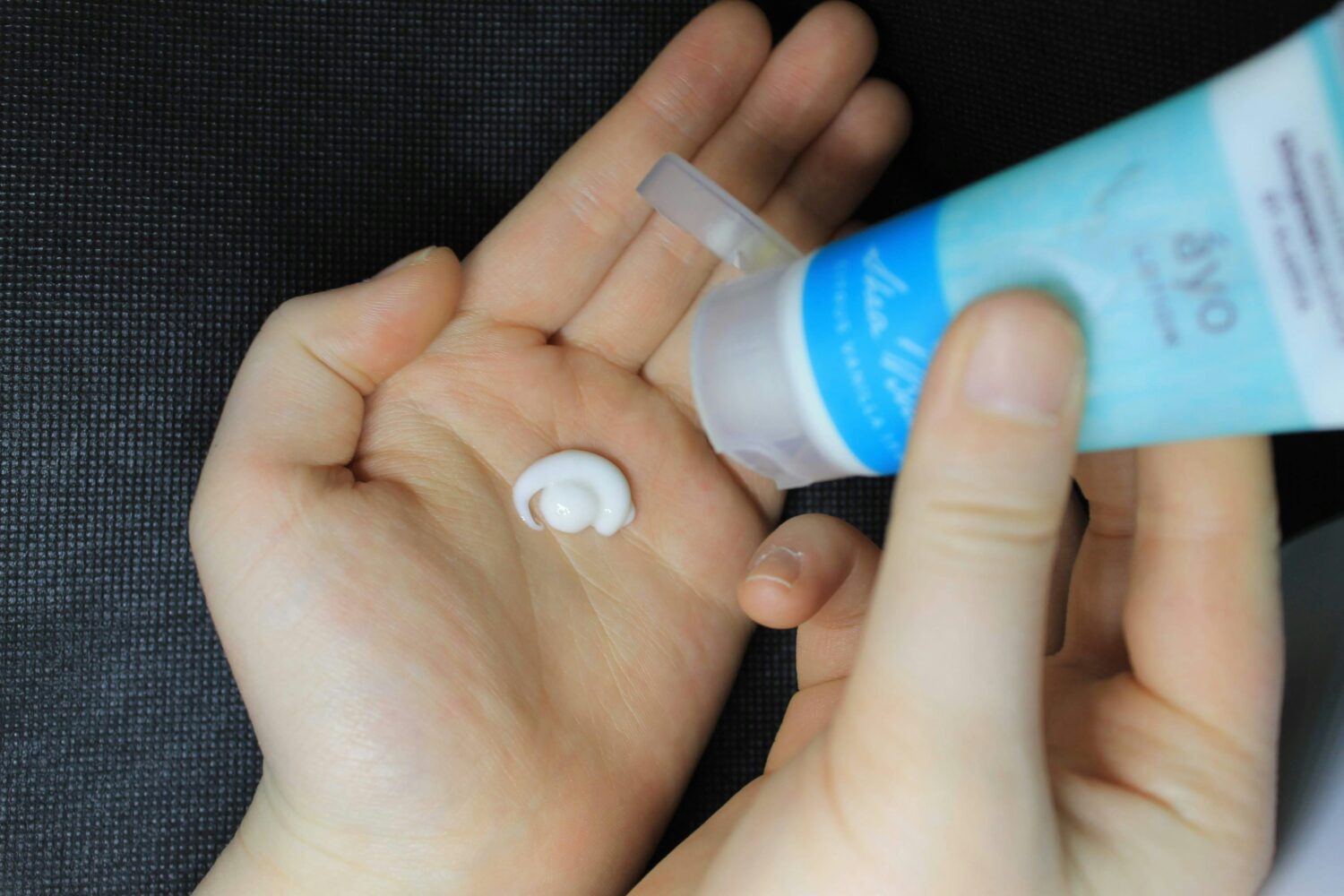 10 Rekomendasi Body Lotion Terbaik untuk Kulit Kering dan Kusam