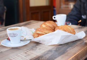 11 Fakta Unik Tentang Tradisi Coffee Break di Berbagai Negara