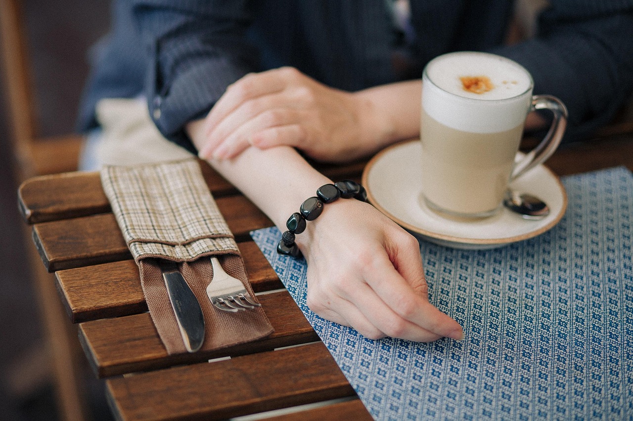 8 Aktivitas Ringan yang Bisa Kamu Lakuin Saat Coffee Break