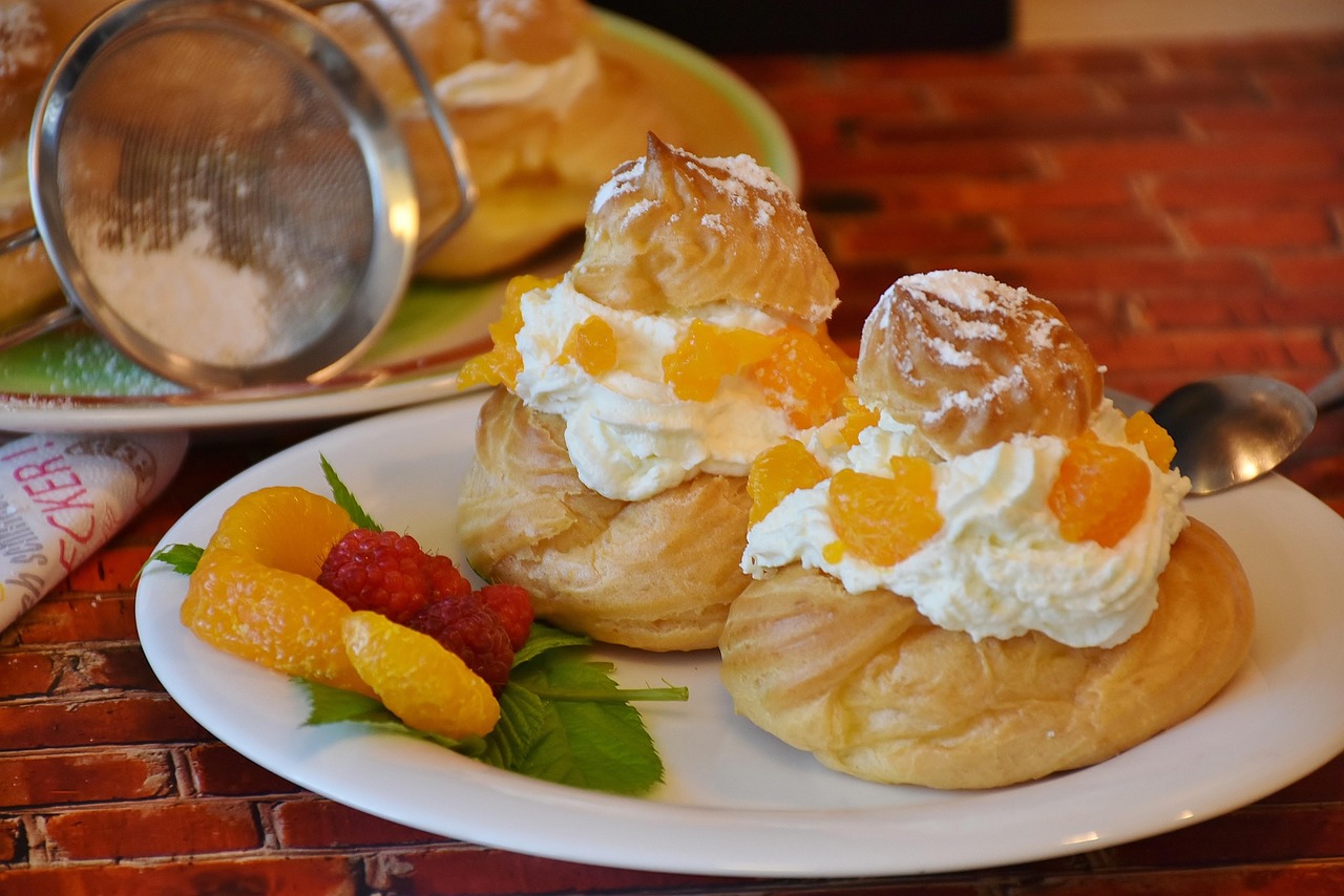 10 Inspirasi Kue Sus Rasa Buah Segar untuk Camilan Sehat