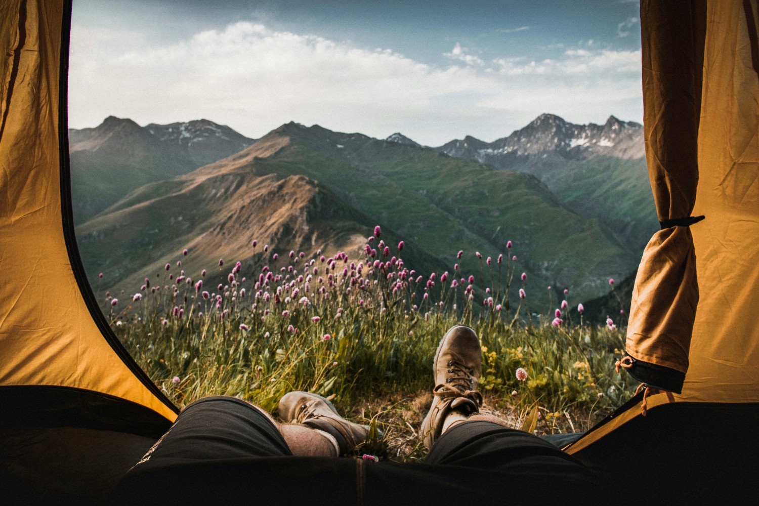 10 Jenis Sleeping Bag yang Cocok Buat Camping Nyaman