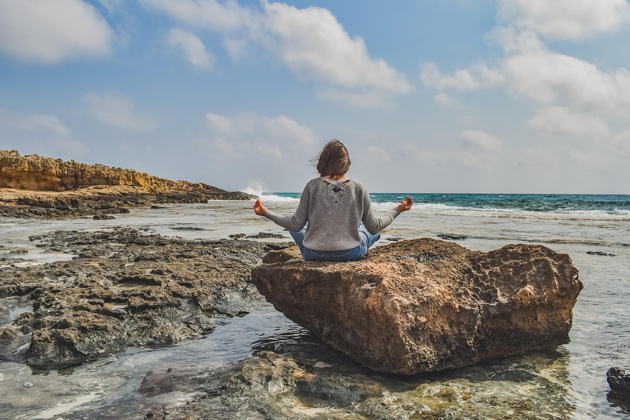 7 Jenis Meditasi yang Bisa Kamu Coba di Rumah