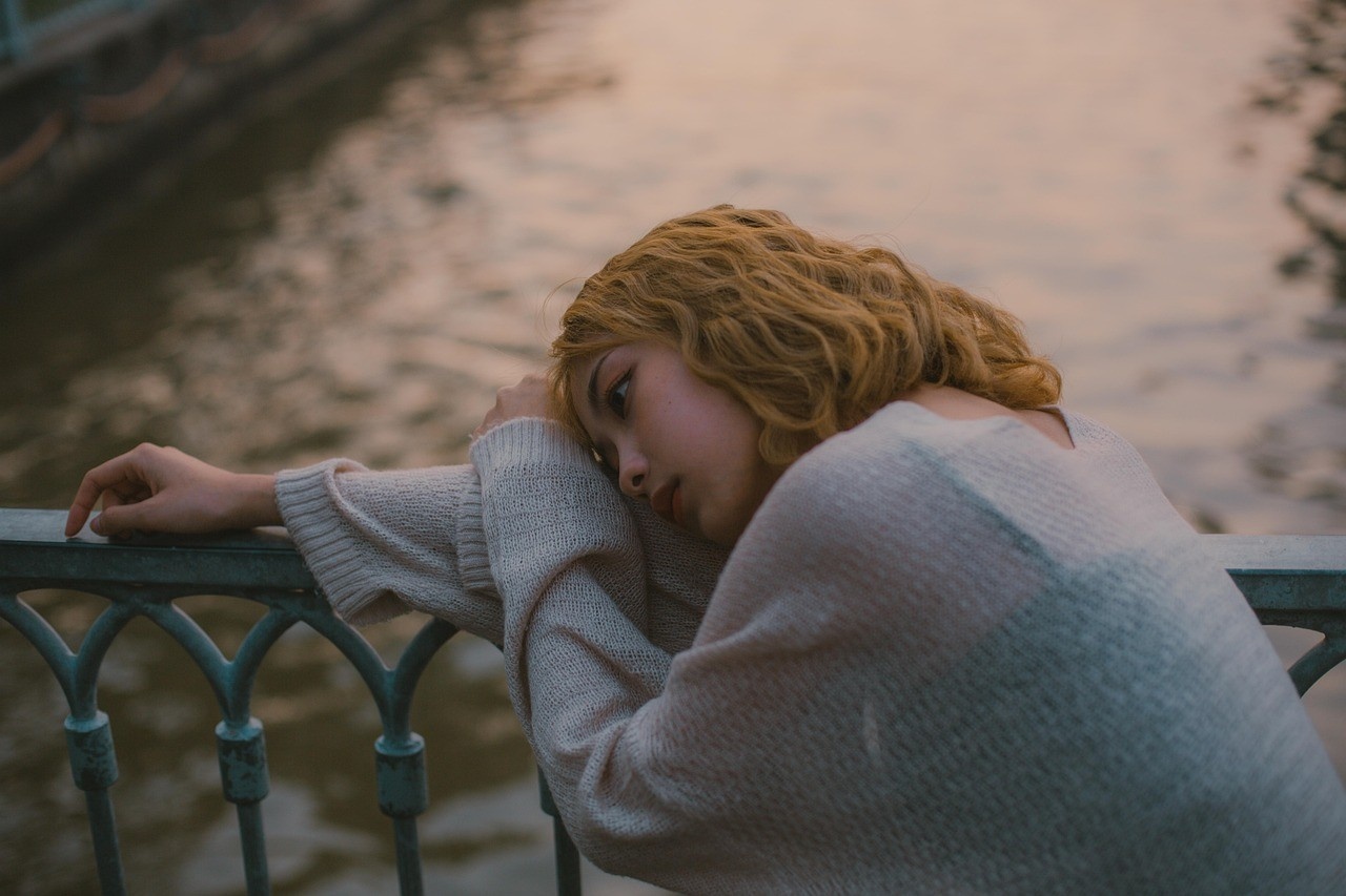 9 Cara Mengurangi Beban Pikiran lewat Meditasi