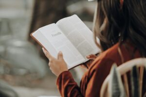 8 Buku Tentang Kehidupan yang Bikin Kamu Lebih Bijak