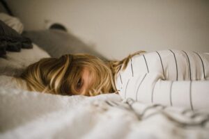 10 Cara Alami Mengatasi Insomnia Tanpa Obat Tidur