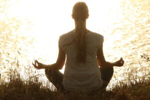 11 Teknik Meditasi ala Biksu Tibet yang Bisa Dicoba