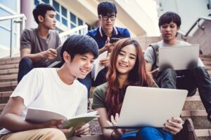 10 Ide Skripsi Sastra Inggris yang Menarik dan Nggak Mainstream