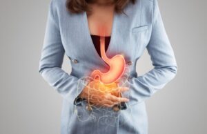 9 Hal yang Harus Dihindari Setelah Makan Biar GERD Nggak Kumat