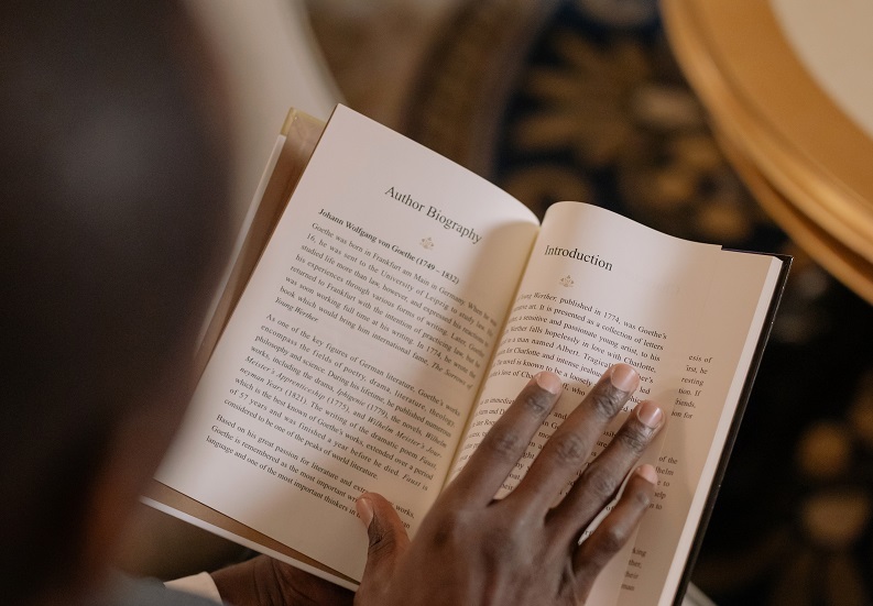 10 Peluang Freelance Buat Mahasiswa Sastra Indonesia