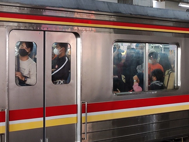 7 Tips Hemat Waktu buat Pejuang KRL di Jam Berangkat Kerja