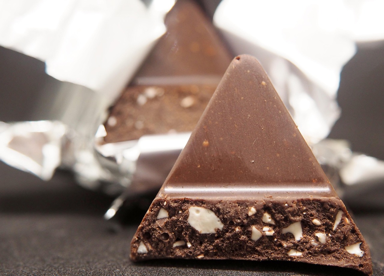 8 Camilan Dark Chocolate Buat Teman Nonton atau Nugas di Malam Hari