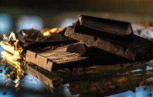 7 Manfaat Dark Chocolate Biar Kamu Nggak Gampang Stres Sama Tugas dan Deadline