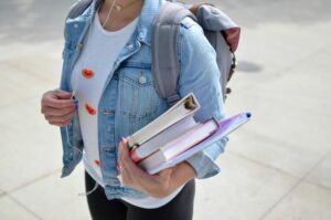 10 Pekerjaan Terbaik untuk Fresh Graduate Tanpa Pengalaman