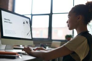 8 Cara Belajar Efektif untuk Anak Visual, Auditori, dan Kinestetik