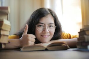 10 Ciri Orang yang Suka Cari Perhatian di Media Sosial, Kamu Termasuk?