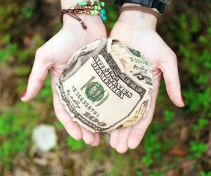 9 Cara Bikin Budget Self-Reward Tanpa Ganggu Keuangan Bulanan