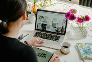 10 Website Portofolio Desainer Keren Buat Inspirasi Belajar Desain