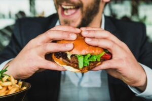 10 Cara Ampuh Biar Kamu Nggak Lagi Makan Sembarangan