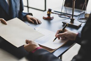 10 Perbedaan Notaris dan PPAT yang Wajib Kamu Tahu