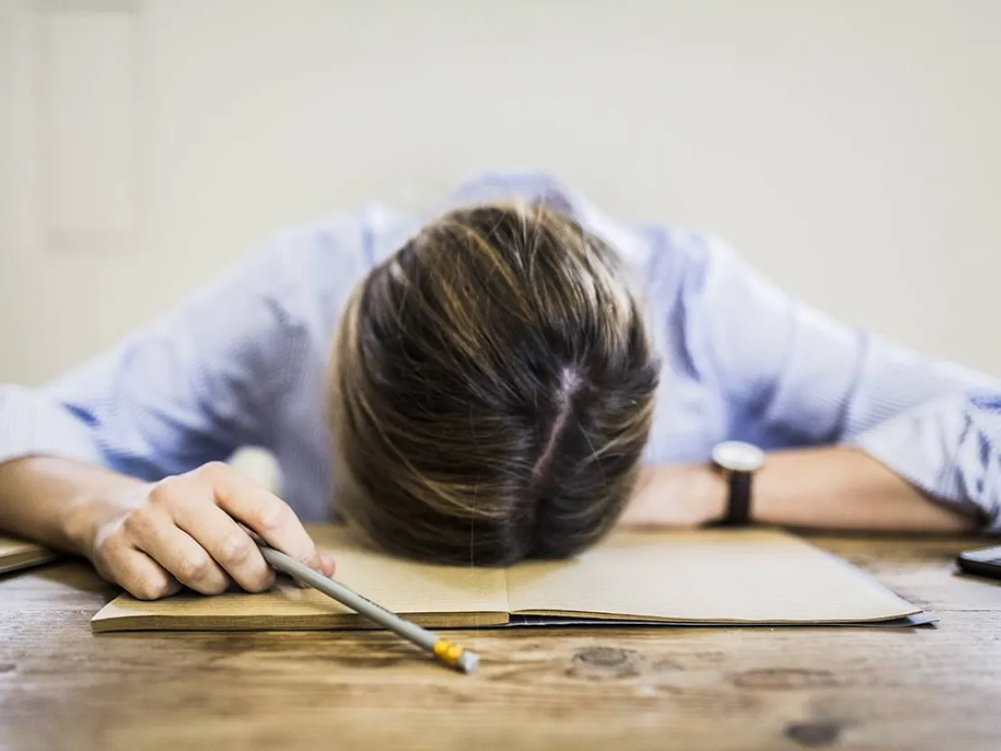 8 Alasan Kenapa Badan Terasa Lelah Walau Cuma Duduk di Kantor