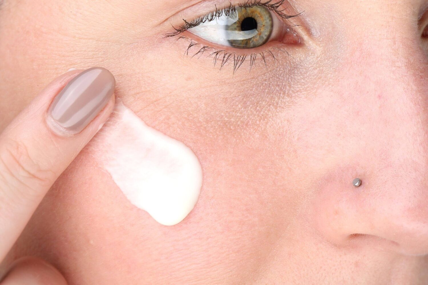 10 Rekomendasi Primer Terbaik untuk Kulit Berminyak Biar Makeup Awet Seharian