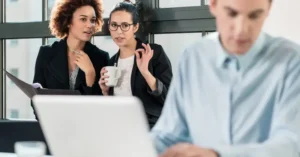 9 Cara Hadapi Temen yang Sukses Tanpa Bikin Diri Kamu Down