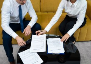 10 Perbedaan Paklaring dan Surat Rekomendasi Kerja, Biar Kamu Nggak Salah Paham