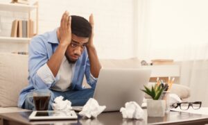 10 Cara Pelan-Pelan Nemuin Arah Hidup di Tengah Quarter Life Crisis